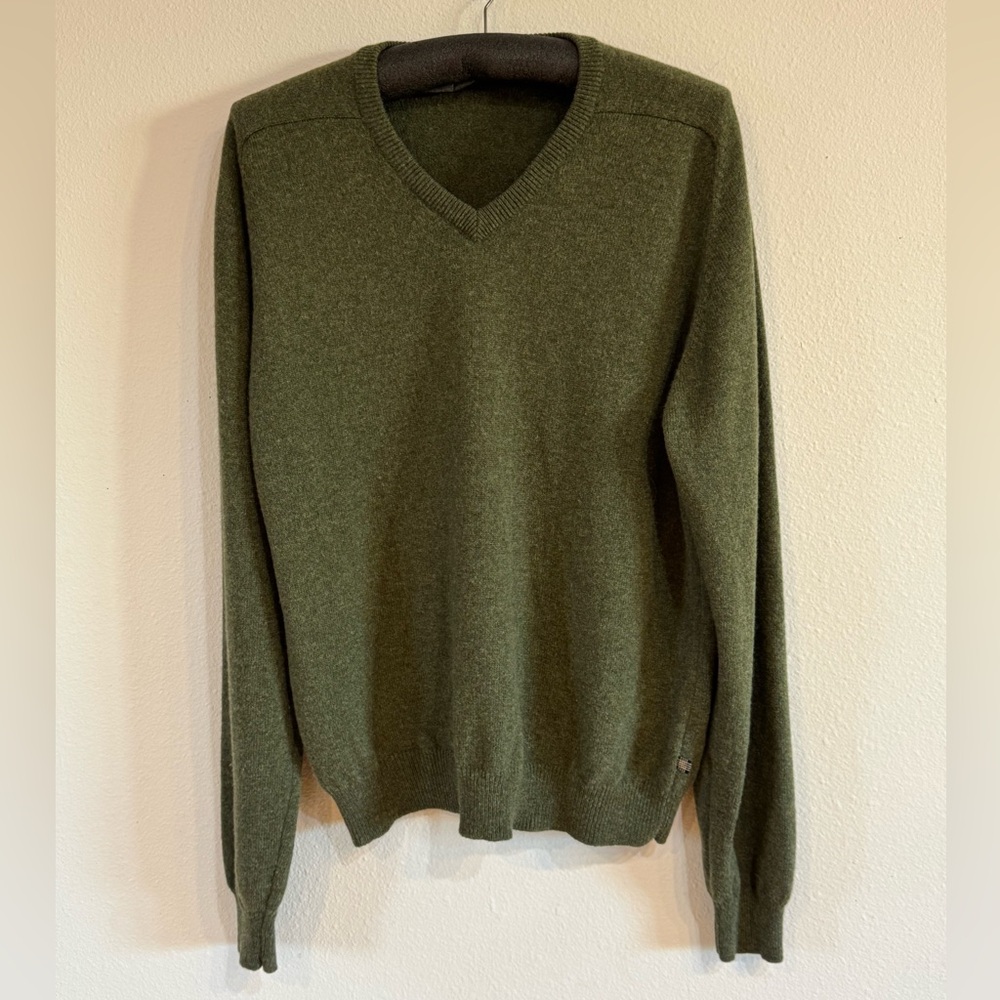 Men's Classic V-Neck Pull-Over Sweater in Olive Green 100% Lambswool Minimalist
